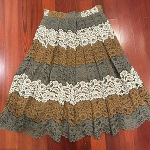 Lace Skirt US 10 (US 8 fits better)